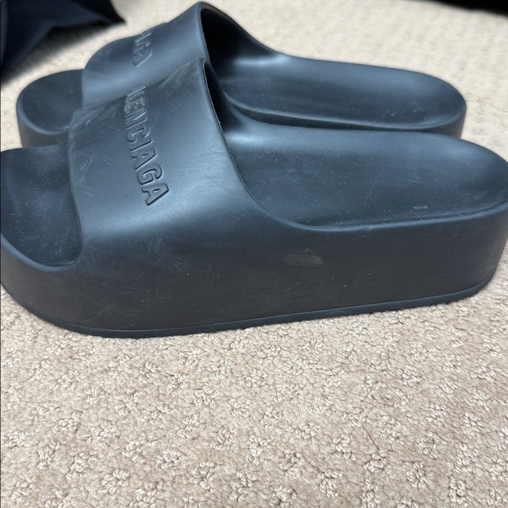 Balenciaga Matte Black Slides - Picture 3 of 7